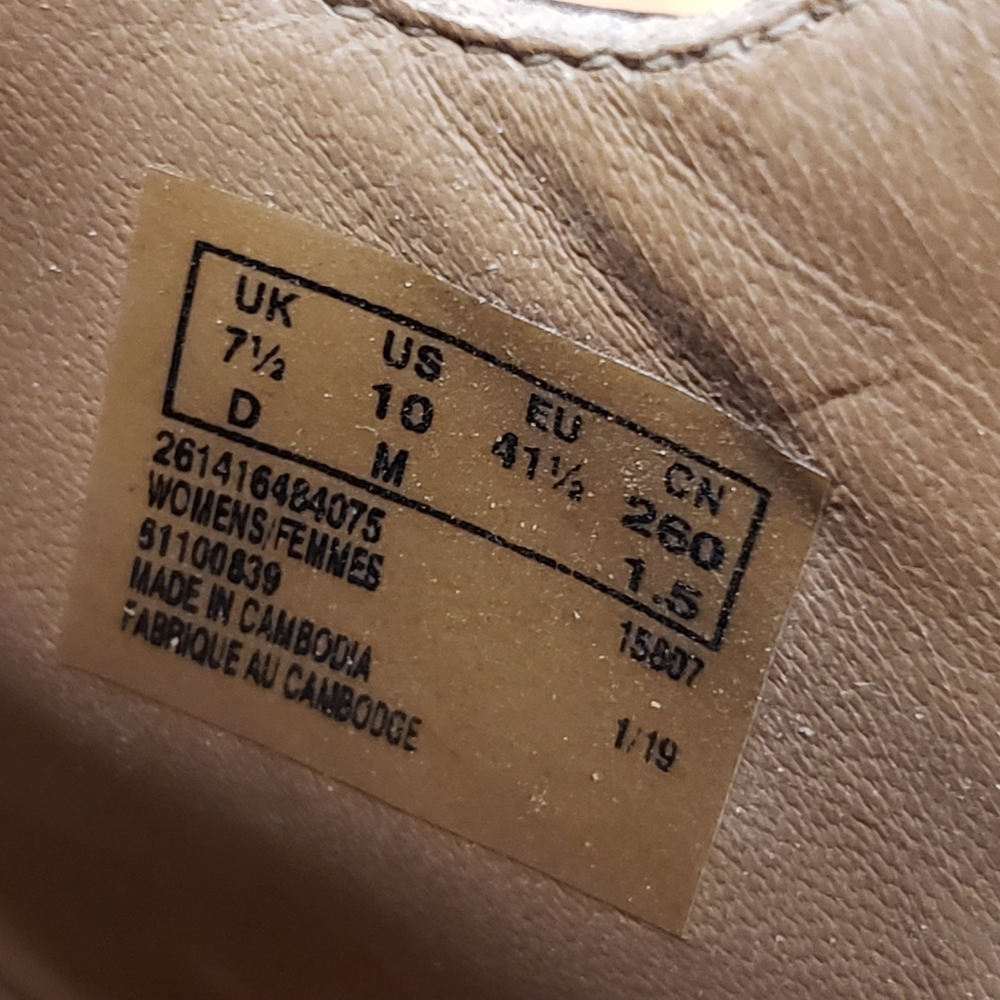 Clarks Unstructured Un Plaza Way Gold Size 10 - image 6